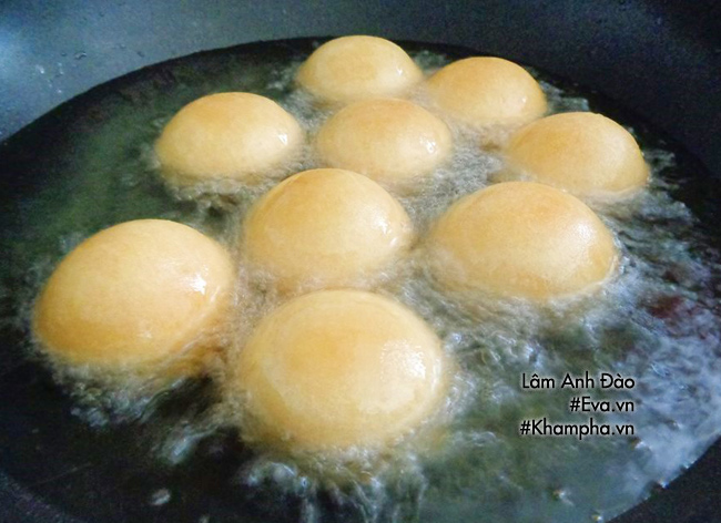 Cách làm bánh rán nhân đậu xanh thơm ngon đơn giản tại nhà - 8