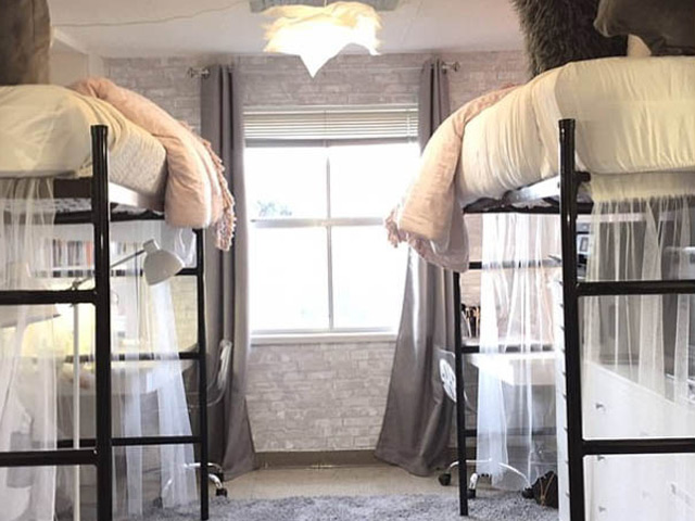 Phòng KTX cũ kĩ 25m² của hai cô gái trẻ lột xác ngoạn mục chỉ trong 10 tiếng