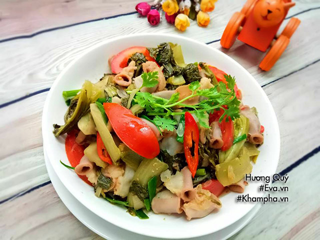 Vợ đảm làm đĩa lòng non xào dưa chua giòn ngon, chồng nào chẳng mê