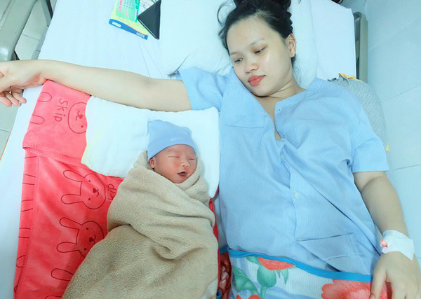Ca sinh mổ amp;#34;vui thì có vui nhưng đau thấu trời, nằm khóc tu tuamp;#34; của mẹ trẻ 9x - 6