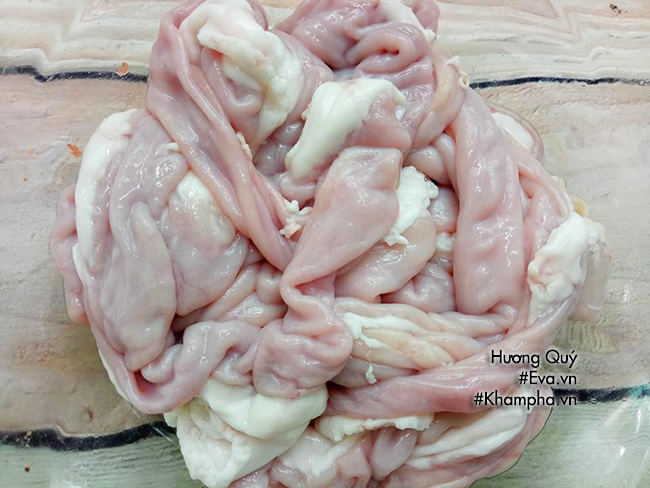 Vợ đảm làm đĩa lòng non xào dưa chua giòn ngon, chồng nào chẳng mê - 1