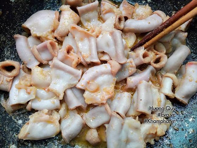 Vợ đảm làm đĩa lòng non xào dưa chua giòn ngon, chồng nào chẳng mê - 4