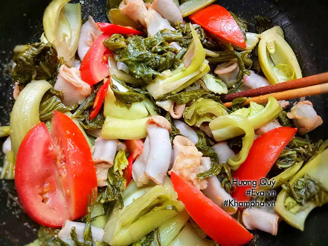 Vợ đảm làm đĩa lòng non xào dưa chua giòn ngon, chồng nào chẳng mê - 6