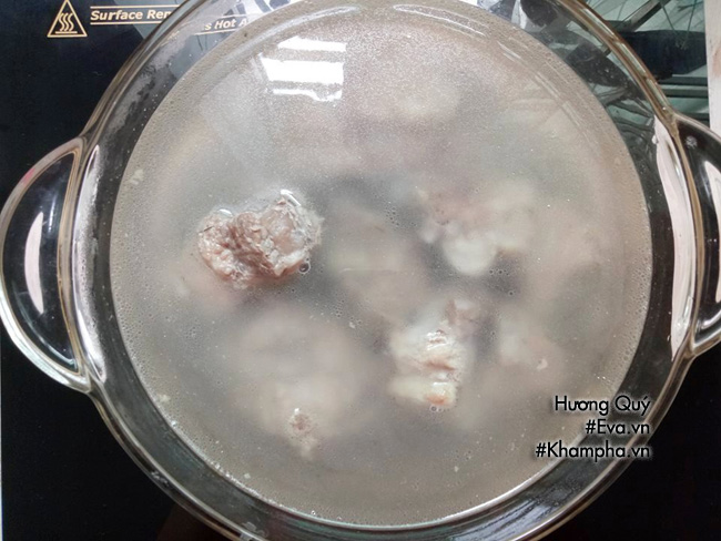 Cơm tối nấu canh sườn củ sen ngọt lịm trôi cơm vô cùng - 3