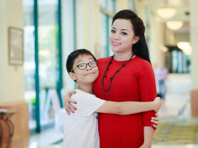 NSƯT Tố Nga vượt qua bóng tối hôn nhân nhờ con trai và âm nhạc