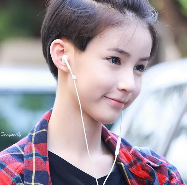 Vừa đăng quang, tân Hoa hậu chuyển giới Thái Lan tung loạt ảnh xinh đẹp từ bé - 5