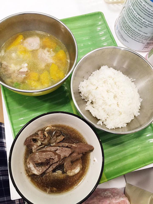 Con dâu hoang mang cầu cứu dân mạng vì ở cữ mẹ chồng cho ăn mì nấu cá nguyên vây - 8