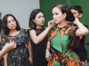 Làng sao - Em gái tỷ phú của Cẩm Ly làm giám khảo, 2 con "giấu mặt" và gần 20 người đi theo