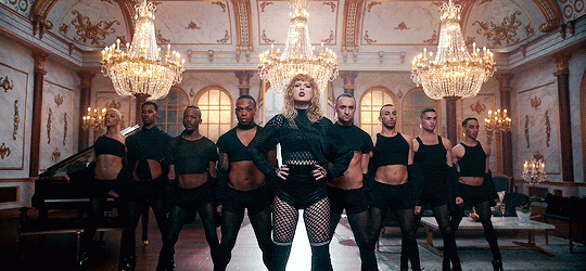 Gu thời trang đỉnh cao và đắt đỏ của Xà Nữ Vương Taylor Swift ngày lột xác - 1