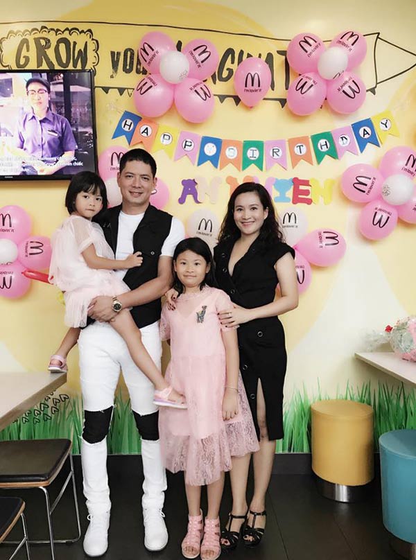 Vợ MC Bình Minh hạnh phúc vì 2 con gái đã biết nhường nhịn nhau - 1