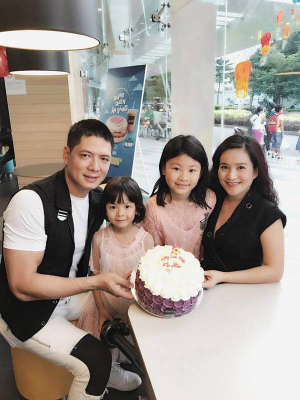 Vợ MC Bình Minh hạnh phúc vì 2 con gái đã biết nhường nhịn nhau - 3