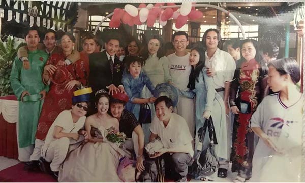 Hé lộ ảnh Đàm Vĩnh Hưng đi bê tráp cùng Hoài Linh thời cả hai còn amp;#34;ngố tàuamp;#34; - 3