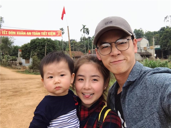 Bức ảnh 3 gia đình amp;#34;bố tài, mẹ đẹp, con thiên thầnamp;#34; cùng hội tụ khiến dân mạng phát cuồng - 6