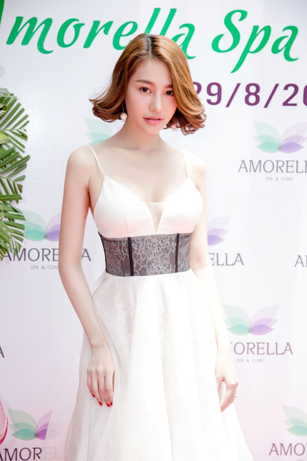 Hotgirl Sam và Kelly dự khai trương chi nhánh đầu tiên tại Việt Nam của Amorella Spa amp; Clinic - 3