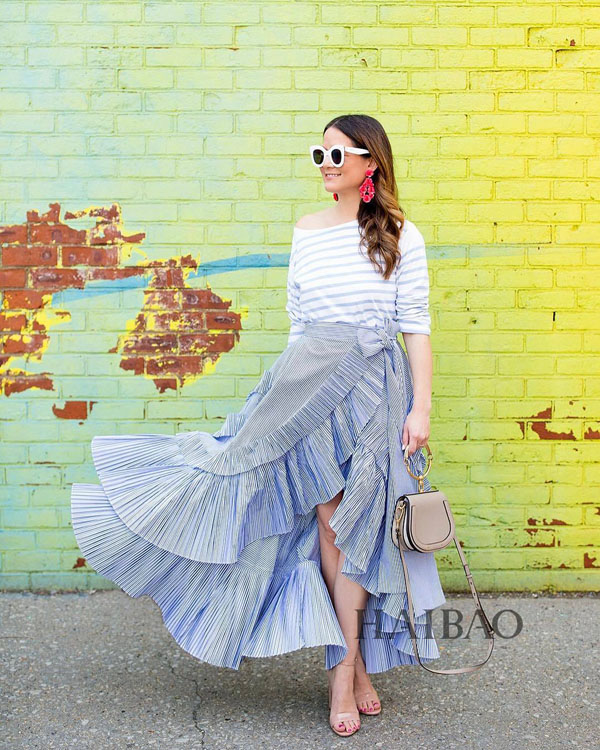 Kỳ lạ: Cô gái thấp bé như cái kẹo nổi tiếng nhờ mặc đẹp nhưng không bao giờ lộ mặt - 1