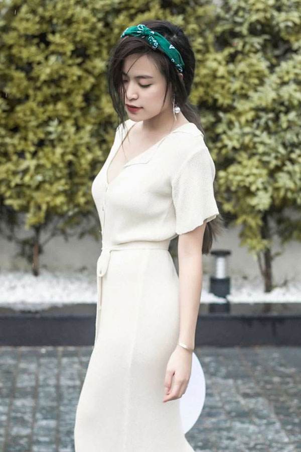 Sao Việt 24h: Tuấn Hưng đắm đuối hôn vợ 9x, đáp trả sự soi mói của dư luận - 4