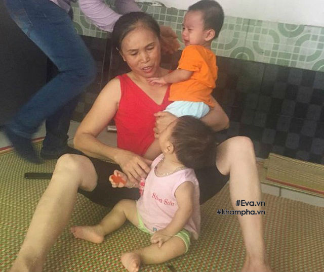 Mẹ bỏ rơi con trai 1 tuổi dưới gầm xe: Bé khỏe mạnh nhưng khóc nhớ mẹ nhiều - 1