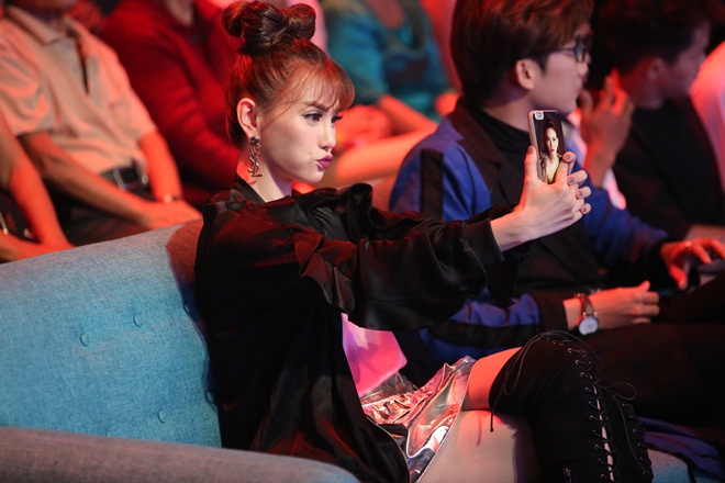 Phản ứng của Hoài Linh khi bị Xuân Bắc chê xấu trai - 7