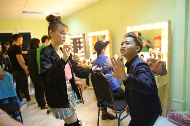 Phản ứng của Hoài Linh khi bị Xuân Bắc chê xấu trai - 6