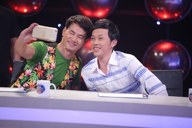 Phản ứng của Hoài Linh khi bị Xuân Bắc chê xấu trai - 4