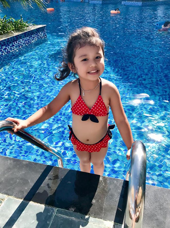 Jennifer Phạm hạnh phúc bên chồng đại gia và hai thiên thần nhỏ dịp lễ 2/9 - 4