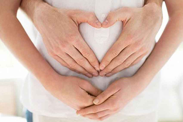 Mẹ đặt lịch mổ nhưng bé không chịu đợi, amp;#34;đòiamp;#34; ra đời vào ngày đặc biệt - 1