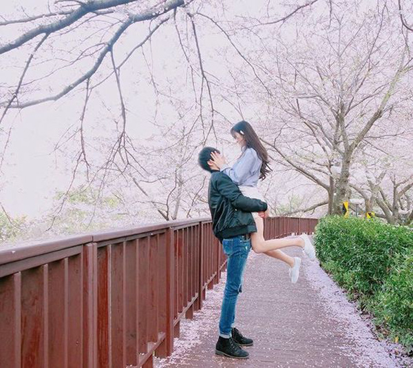 4 bước để khiến người đàn ông amp;#34;say bạn như điếu đổamp;#34; - 2