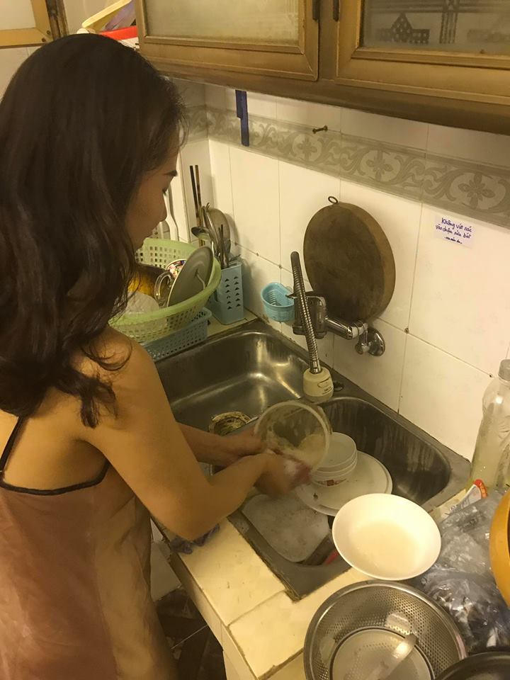 Đông Hùng khoe bạn gái xinh đẹp sẵn sàng giặt quần áo, tìm cách giúp anh trả nợ - 5