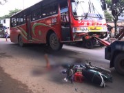 Tin tức - Chồng gào khóc điên dại chứng kiến vợ tử vong dưới gầm ô tô