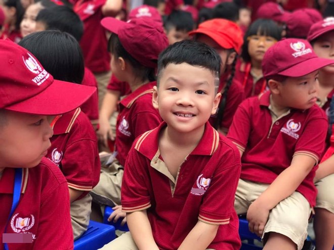 Sao Việt rào rào khoe ảnh đưa con yêu đi khai giảng năm học mới - 9