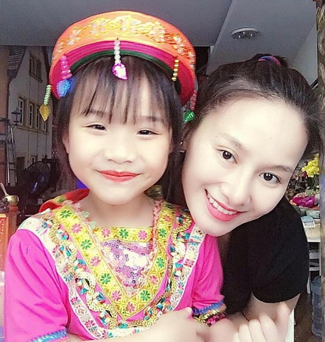 Sao Việt rào rào khoe ảnh đưa con yêu đi khai giảng năm học mới - 13