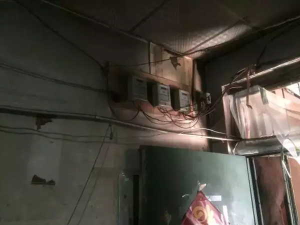 Thuê phải nhà vừa bẩn vừa tối, chàng hotboy quyết ra tay sửa lại đẹp mỹ mãn - 3