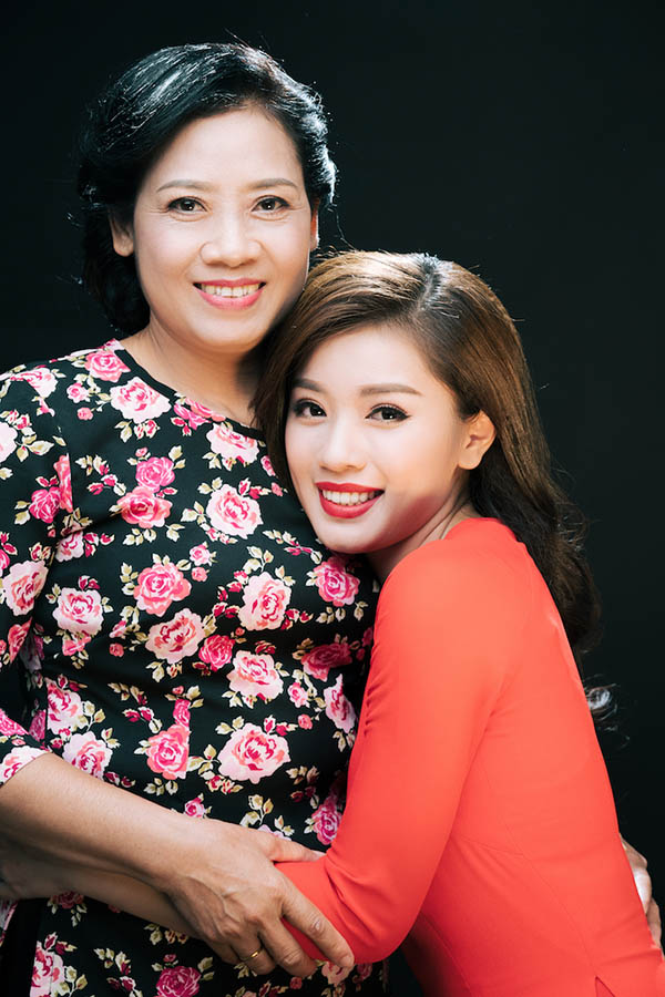 Rơi nước mắt với ca khúc về lòng mẹ của Sao Mai Thu Hằng - 10