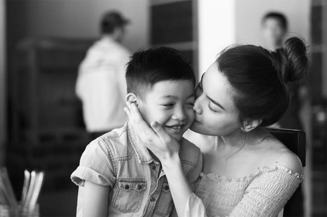 Sao Việt 24h:  Con trai Hồ Ngọc Hà mới 6 tuổi đã được khen amp;#34;biết điềuamp;#34; - 1