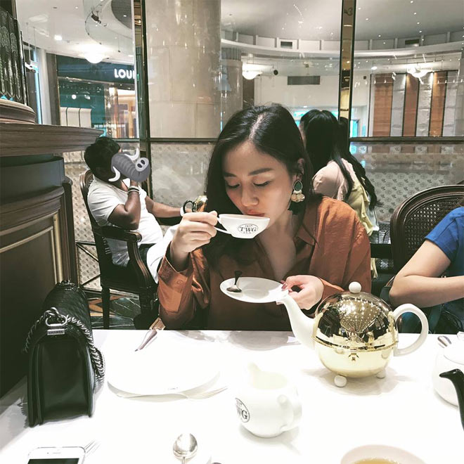 Sao Việt 24h:  Con trai Hồ Ngọc Hà mới 6 tuổi đã được khen amp;#34;biết điềuamp;#34; - 6