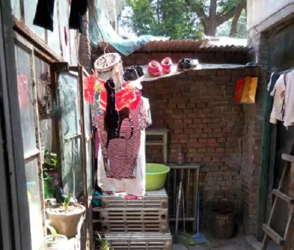 Thuê phải nhà vừa bẩn vừa tối, chàng hotboy quyết ra tay sửa lại đẹp mỹ mãn - 4