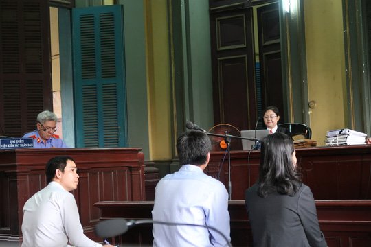 Vụ ly hôn nghìn tỷ: Vợ chồng đại gia Trung Nguyên lại lôi nhau ra tòa vì chức vụ - 1