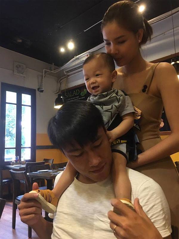 Sao Việt 24h: Á hậu Thụy Vân nhập viện giữa lúc dàn sao tưng bừng đi hội - 4