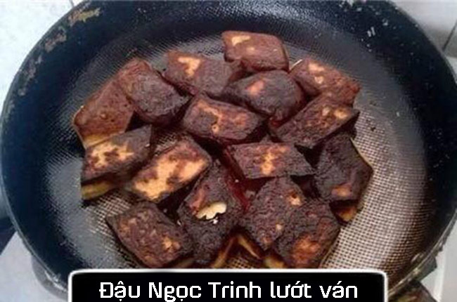 Đậu Ngọc Trinh lướt ván
