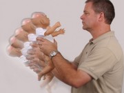 Làm mẹ - Đưa con đi massage phục hồi chức năng tưởng thông minh hơn, mẹ Trung Quốc khiến con bị bại não