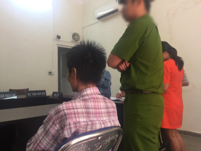 Chồng tẩm xăng đốt nhà nhằm giết vợ và con riêng vì cơn cuồng ghen - 1