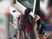 Tin tức - Con gái ôm mẹ gào khóc, chồng quỳ gối van xin không cho vợ nhảy lầu tự tử