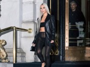 Thời trang - Dùng tất da chân làm quần quá phản cảm, Kim "siêu vòng 3" bị la ó tới bến