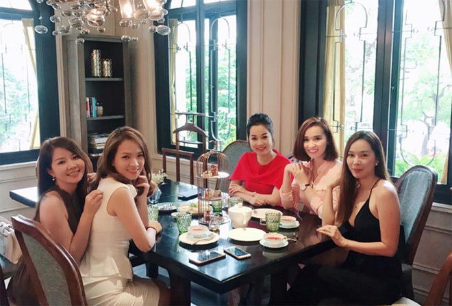 Sao Việt 24h: Vy Oanh gác nỗi nhớ sân khấu, quyết ở nhà chăm con gái cưng xinh yêu - 7