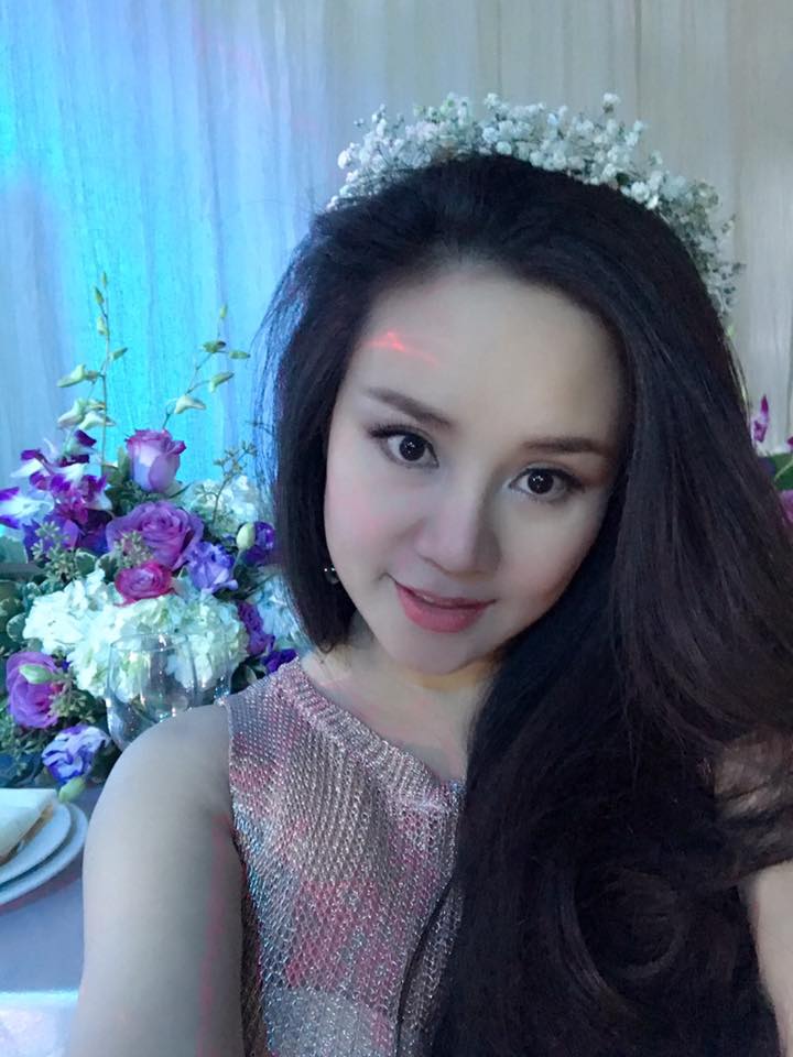 Sao Việt 24h: Vy Oanh gác nỗi nhớ sân khấu, quyết ở nhà chăm con gái cưng xinh yêu - 1