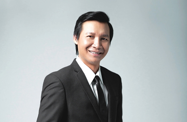 Sự thật căn bệnh viêm phổi cộng đồng chứa virus lạ khiến phổi vị đạo diễn nổi tiếng trắng xóa - 1