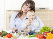 Làm mẹ - Trẻ sơ sinh bú mẹ bị táo bón, mẹ nên ăn gì để bé nhanh hết bệnh?