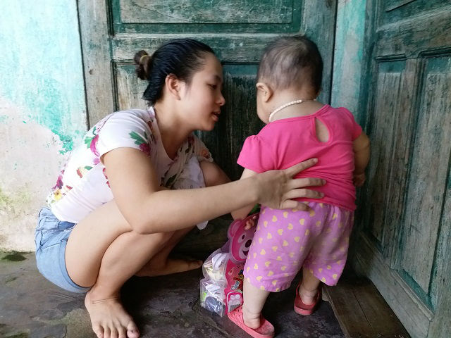 Cô gái 9X mang hình hài đứa trẻ lên 2, nuôi hơn 20 năm mãi không thể lớn - 11