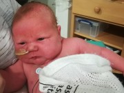 Bà bầu - Mẹ sinh bé gần 6kg, bố tức tốc bỏ hết quần áo sơ sinh đi mua đồ 6 tháng tuổi