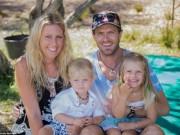 Ảnh đẹp Eva - Vợ chồng trẻ bán hết tài sản để đưa 2 con đi du lịch